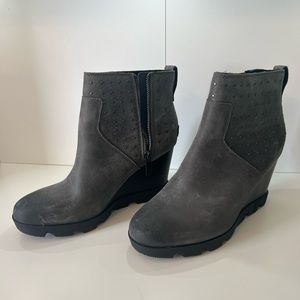 Size 9 Sorel Waterproof Joan Uptown Stud Bootie in Quarry